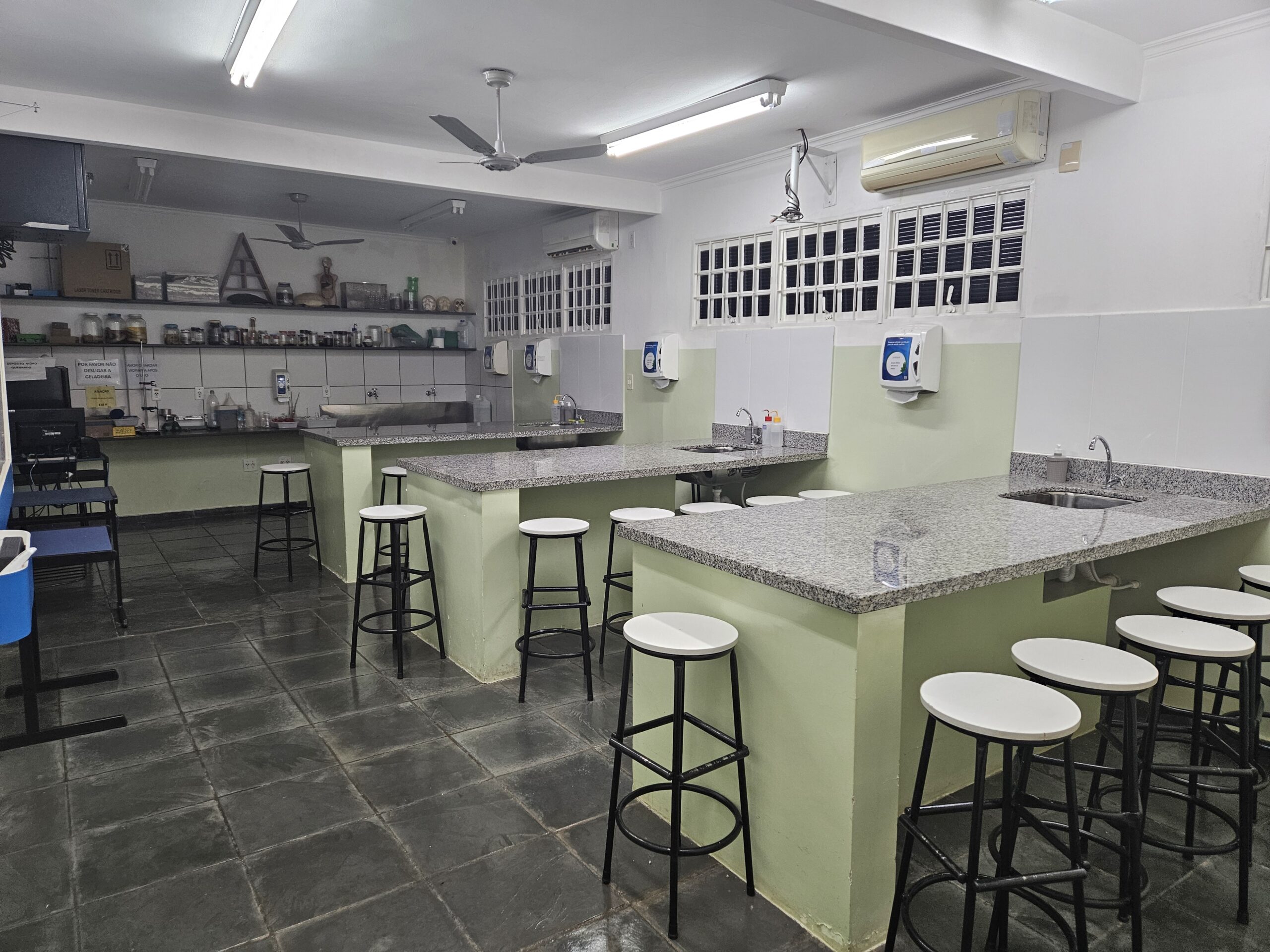 LABORATÓRIO
